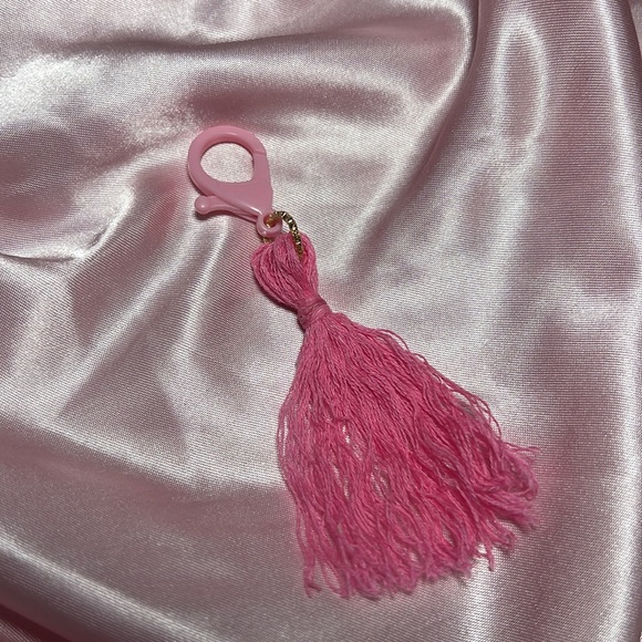 Pink Tassel Hook - Picture 4 of 6